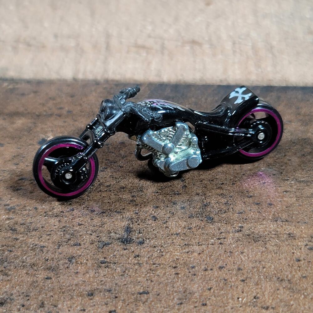 Hot Wheels Blast Lane Custom Chopper Motorcycle Diecast